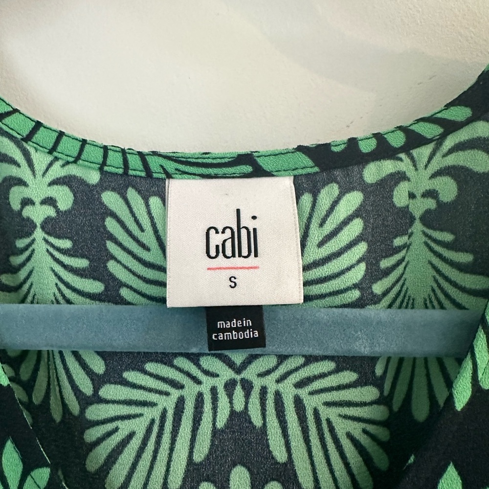 Women's Green Patterned Ruffle-Hem Dress - Picture 2 of 4